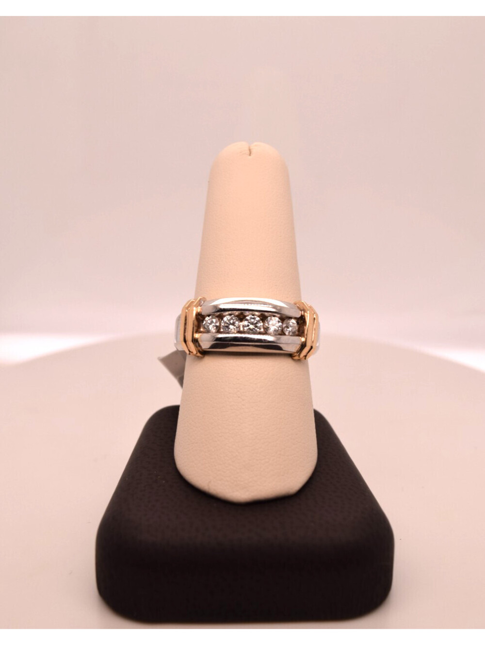 MENS 14K GOLD AND DIAMONDS RING .58 TCW